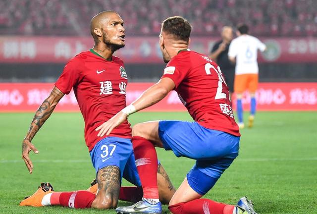  门兴格拉德巴赫定位球制胜，角球防守漏洞成对手软肋  